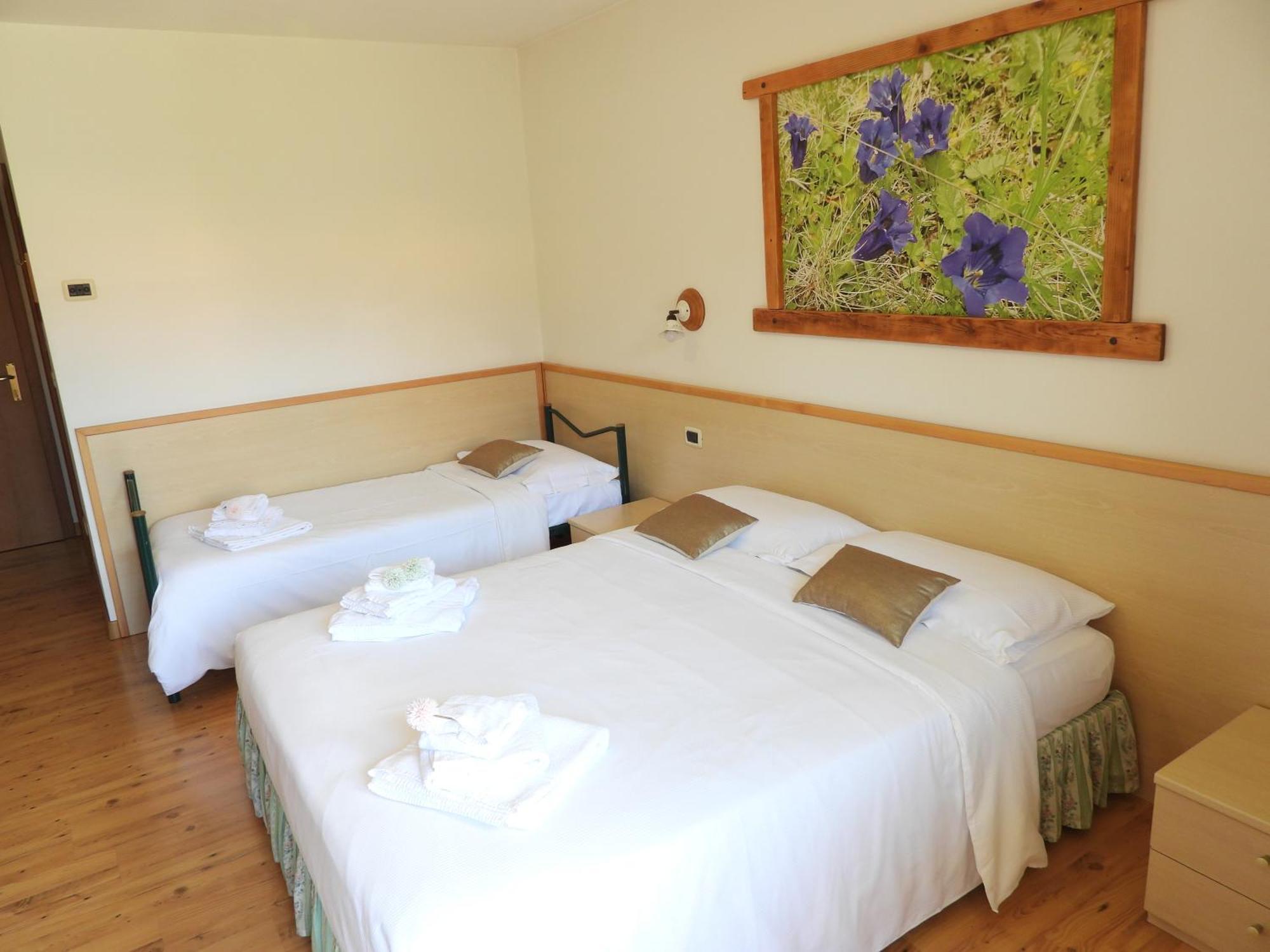 Hotel Garni Maffei Pinzolo Exteriör bild
