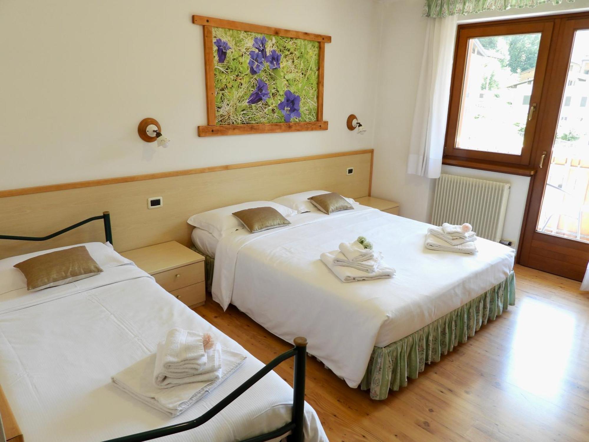 Hotel Garni Maffei Pinzolo Exteriör bild